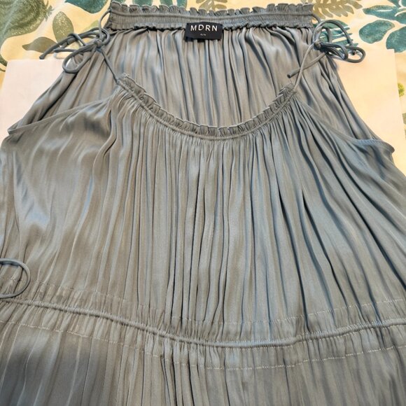 Modern Citizen | Aileen Pleated Tie Shoulder Dress - XL - Picture 8 of 8